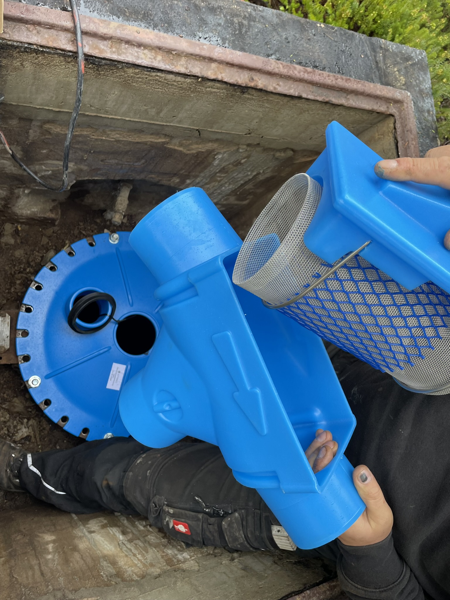 Fertiger Anschluss mit Filtertechnik für den neuen Regenwasserspeicher